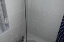 bathroom tile cleaning